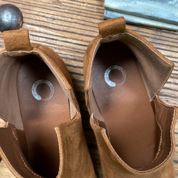 Brown suede ankle boots - Picture 4 of 4